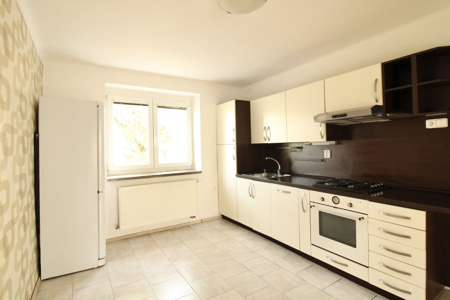 Pronájem bytu 2+kk 52 m², Petrohradská, Kladno, Středočeský kraj Pronájem bytu 2+kk 52 m², Petrohradská, Kladno, Středočeský kraj