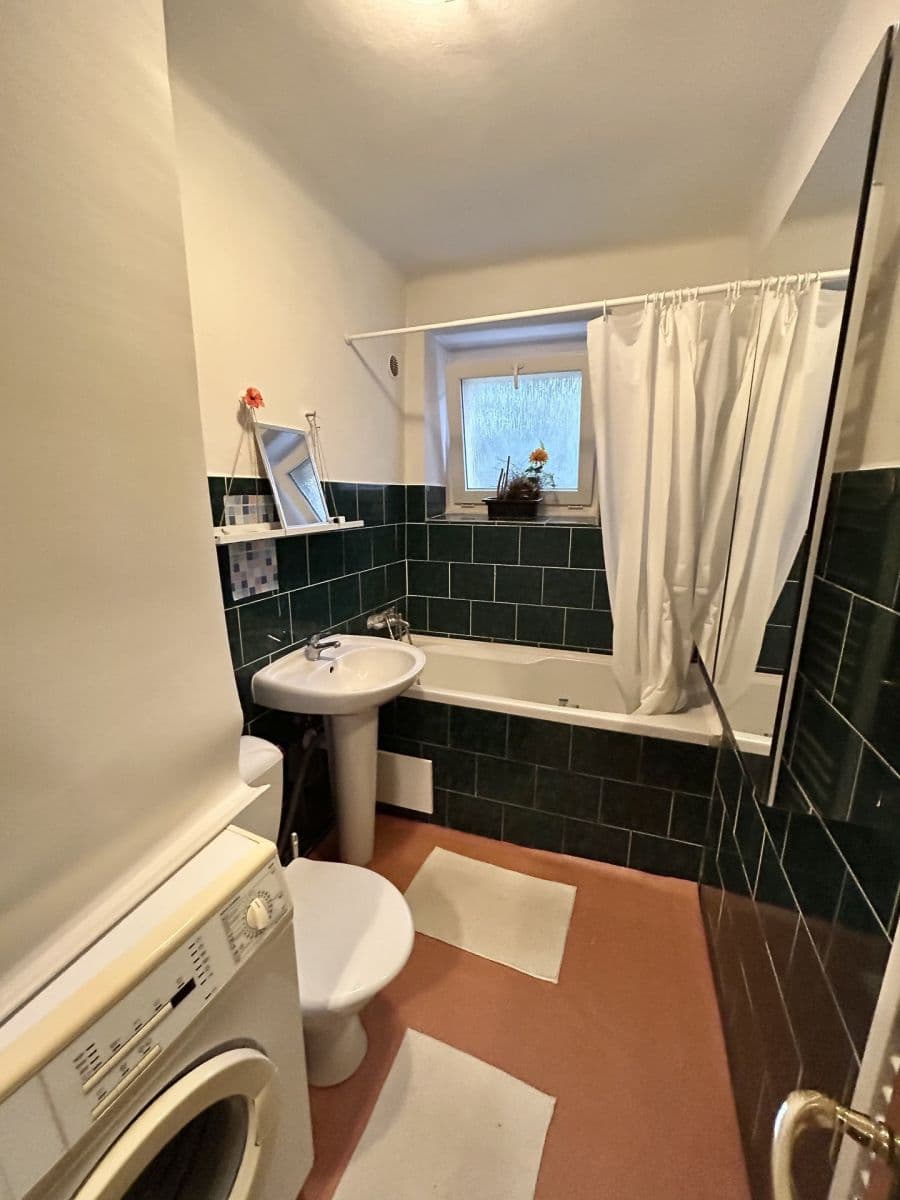 Pronájem bytu 2+kk 52 m², Petrohradská, Kladno, Středočeský kraj Pronájem bytu 2+kk 52 m², Petrohradská, Kladno, Středočeský kraj