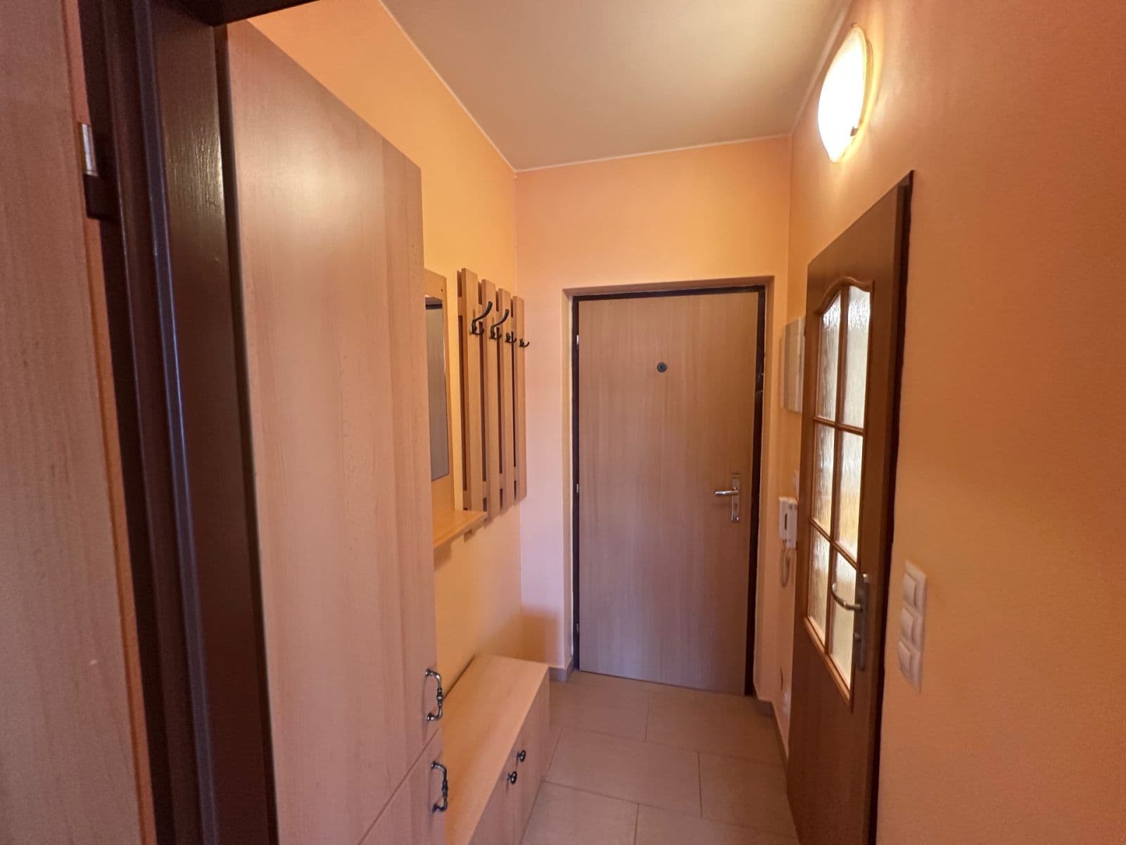 Pronájem bytu 1+kk 25 m², U Koupaliště, Karlovy Vary, Karlovarský kraj Pronájem bytu 1+kk 25 m², U Koupaliště, Karlovy Vary, Karlovarský kraj