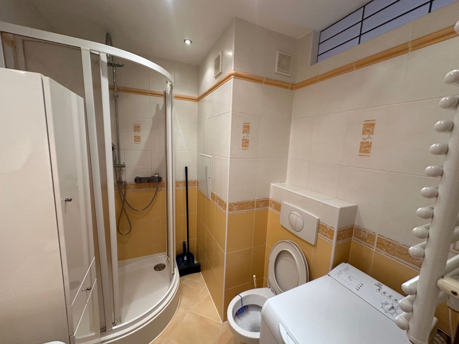 Pronájem bytu 1+kk 25 m², U Koupaliště, Karlovy Vary, Karlovarský kraj Pronájem bytu 1+kk 25 m², U Koupaliště, Karlovy Vary, Karlovarský kraj