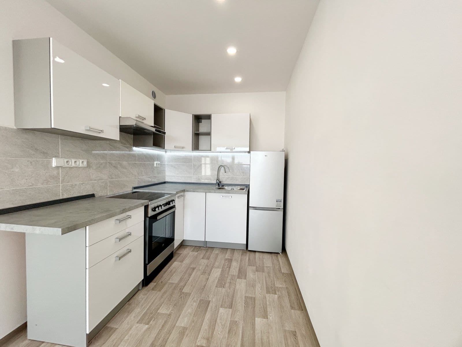 Pronájem bytu 45 m², Kpt. Stránského, Praha, Praha Pronájem bytu 45 m², Kpt. Stránského, Praha, Praha