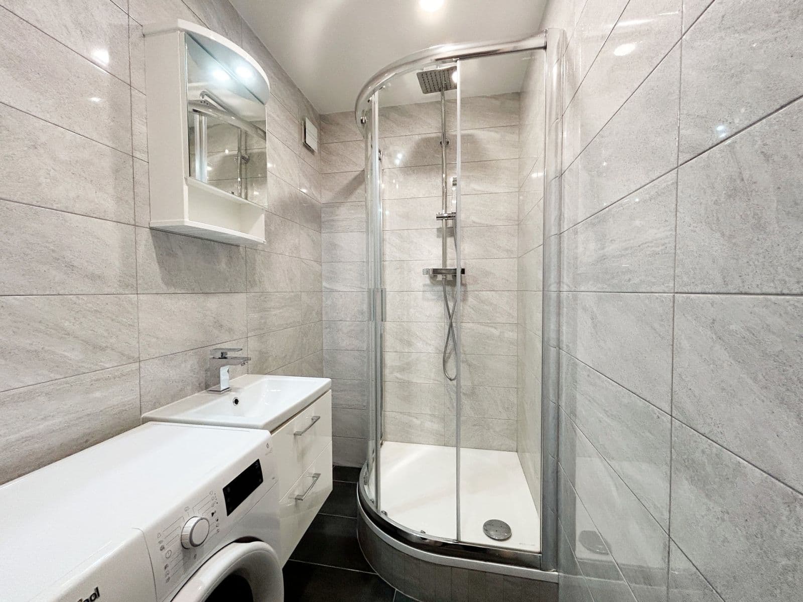 Pronájem bytu 45 m², Kpt. Stránského, Praha, Praha Pronájem bytu 45 m², Kpt. Stránského, Praha, Praha