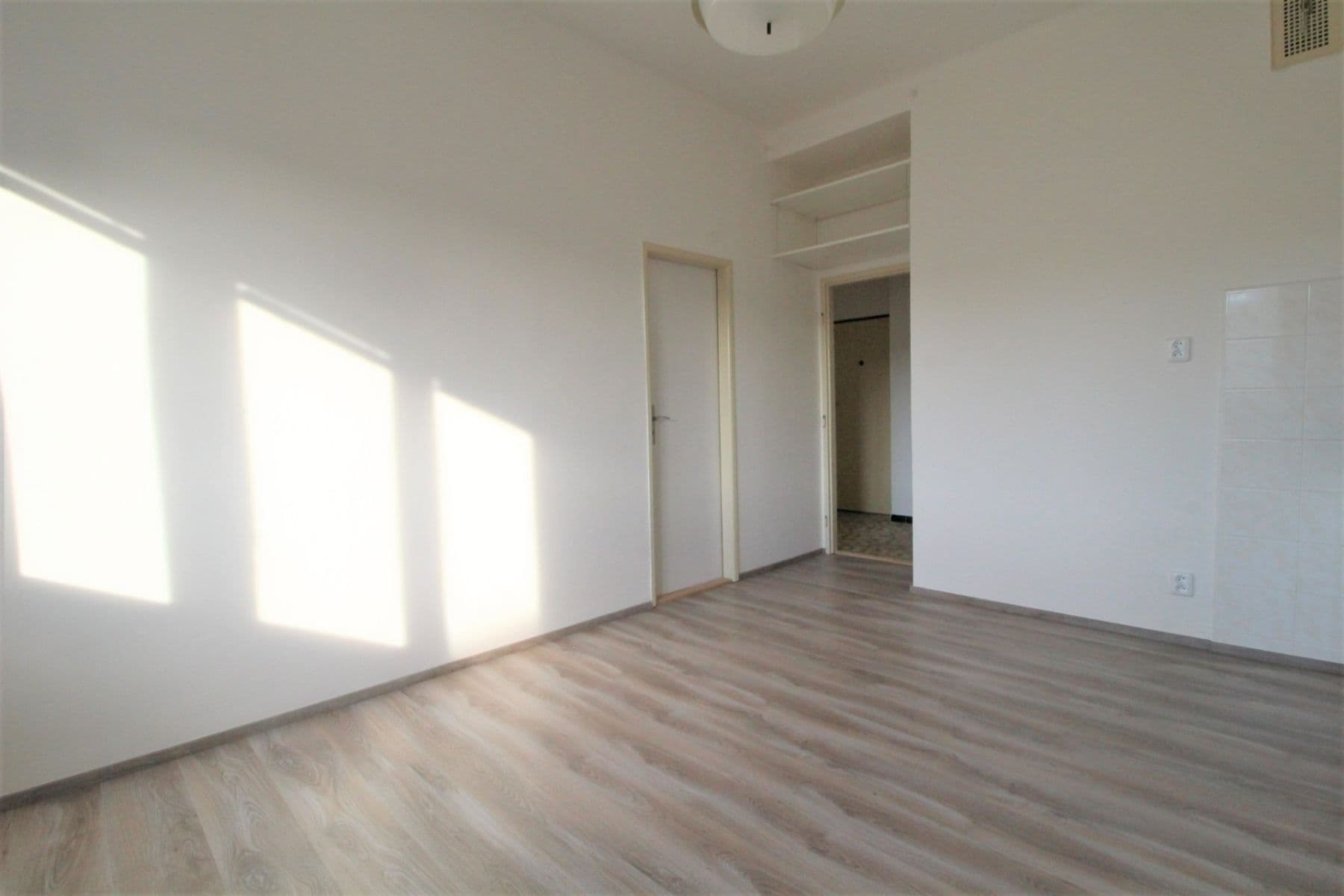 Pronájem bytu 1+1 43 m², náměstí 14. října, Praha, Praha Pronájem bytu 1+1 43 m², náměstí 14. října, Praha, Praha