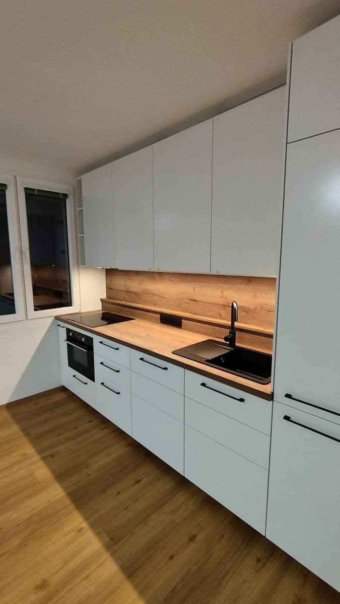Pronájem bytu 3+kk 56 m², Kaplická, Praha, Praha Pronájem bytu 3+kk 56 m², Kaplická, Praha, Praha