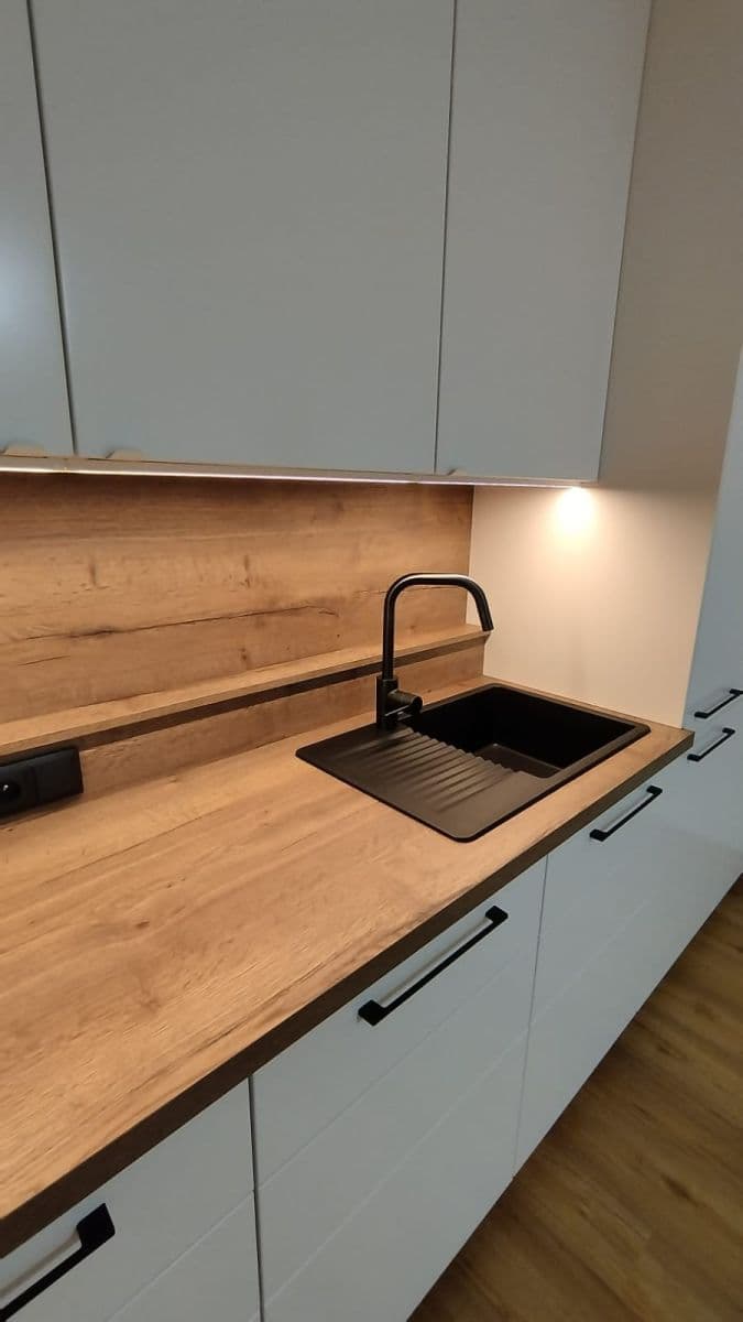 Pronájem bytu 3+kk 56 m², Kaplická, Praha, Praha Pronájem bytu 3+kk 56 m², Kaplická, Praha, Praha