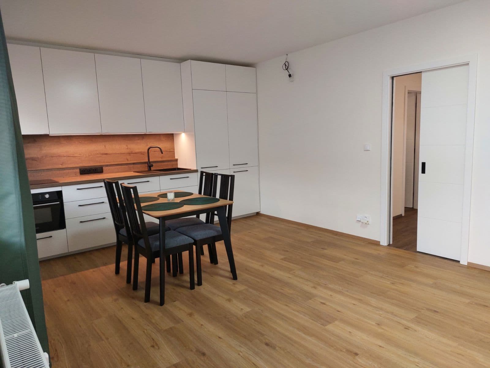 Pronájem bytu 3+kk 56 m², Kaplická, Praha, Praha Pronájem bytu 3+kk 56 m², Kaplická, Praha, Praha