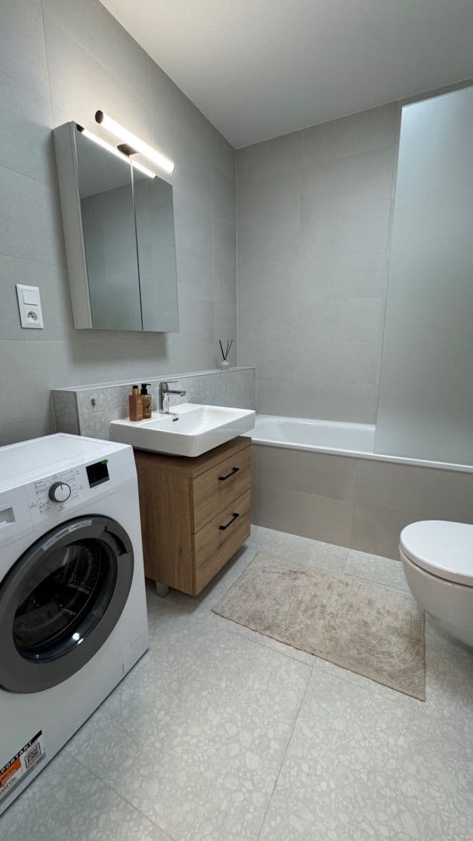 Prodej bytu 2+1 58 m², Hraničná, Ružinov, Bratislavský kraj Prodej bytu 2+1 58 m², Hraničná, Ružinov, Bratislavský kraj