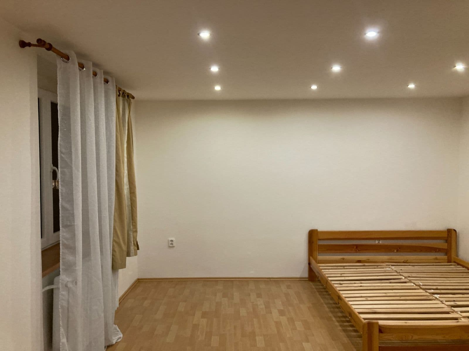 Pronájem bytu 1+kk 30 m², Sevastopolská, Kladno, Středočeský kraj Pronájem bytu 1+kk 30 m², Sevastopolská, Kladno, Středočeský kraj