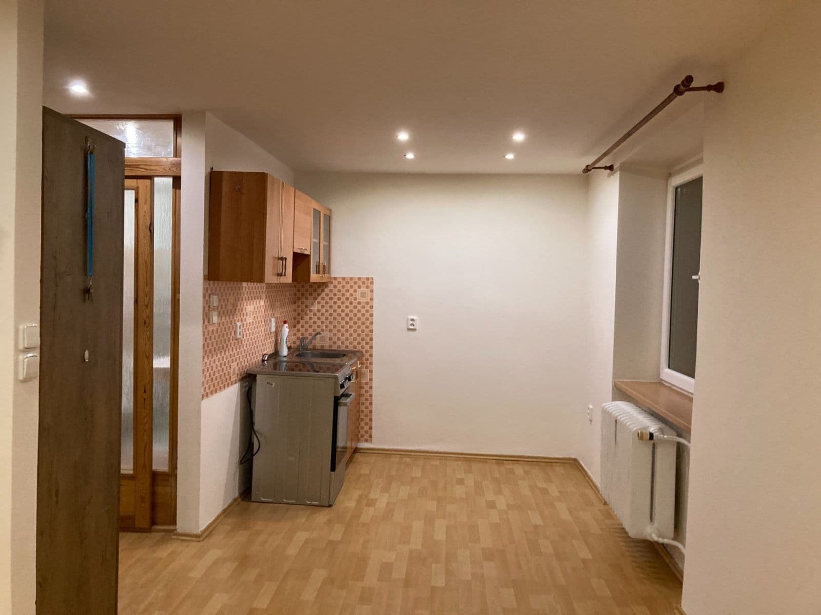 Pronájem bytu 1+kk 30 m², Sevastopolská, Kladno, Středočeský kraj Pronájem bytu 1+kk 30 m², Sevastopolská, Kladno, Středočeský kraj