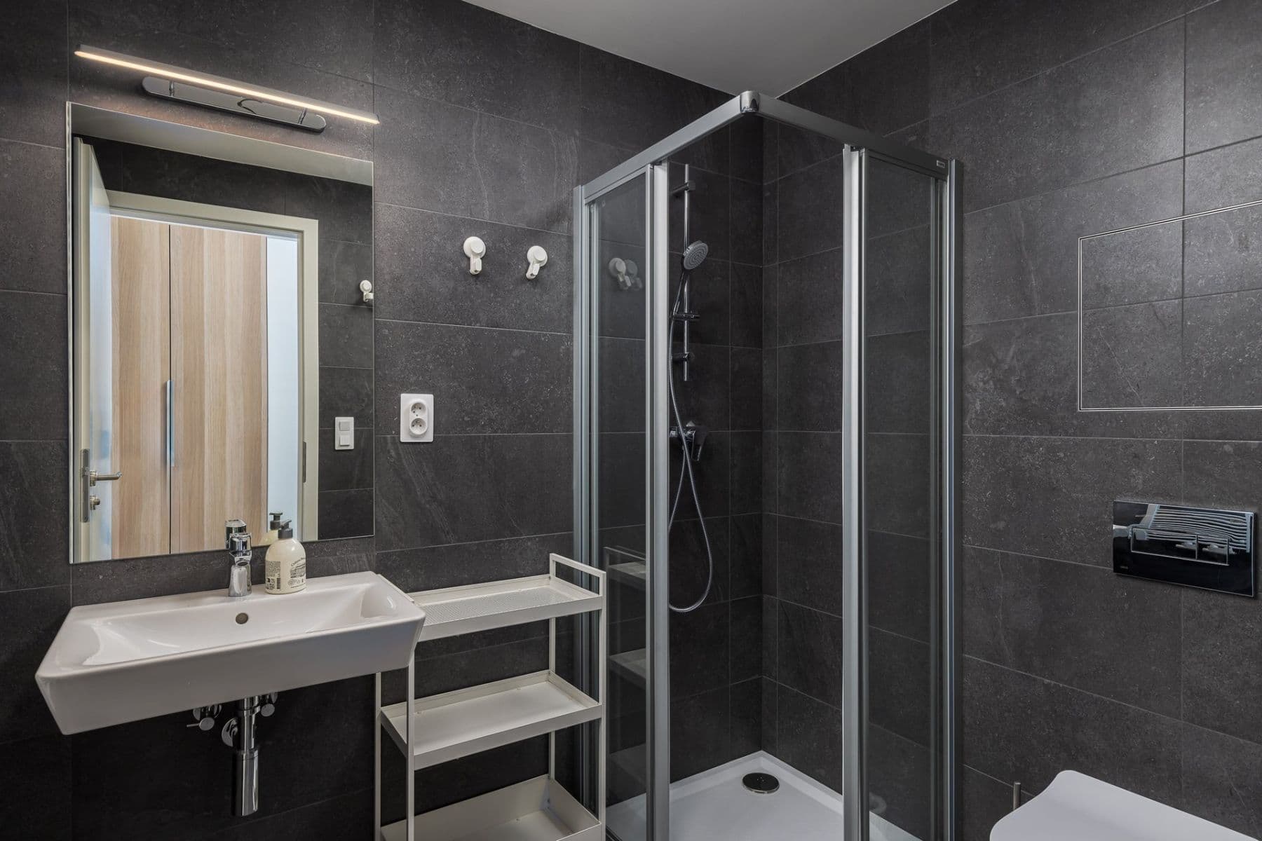 Pronájem bytu 1+kk 36 m², Českobrodská, Praha, Praha Pronájem bytu 1+kk 36 m², Českobrodská, Praha, Praha