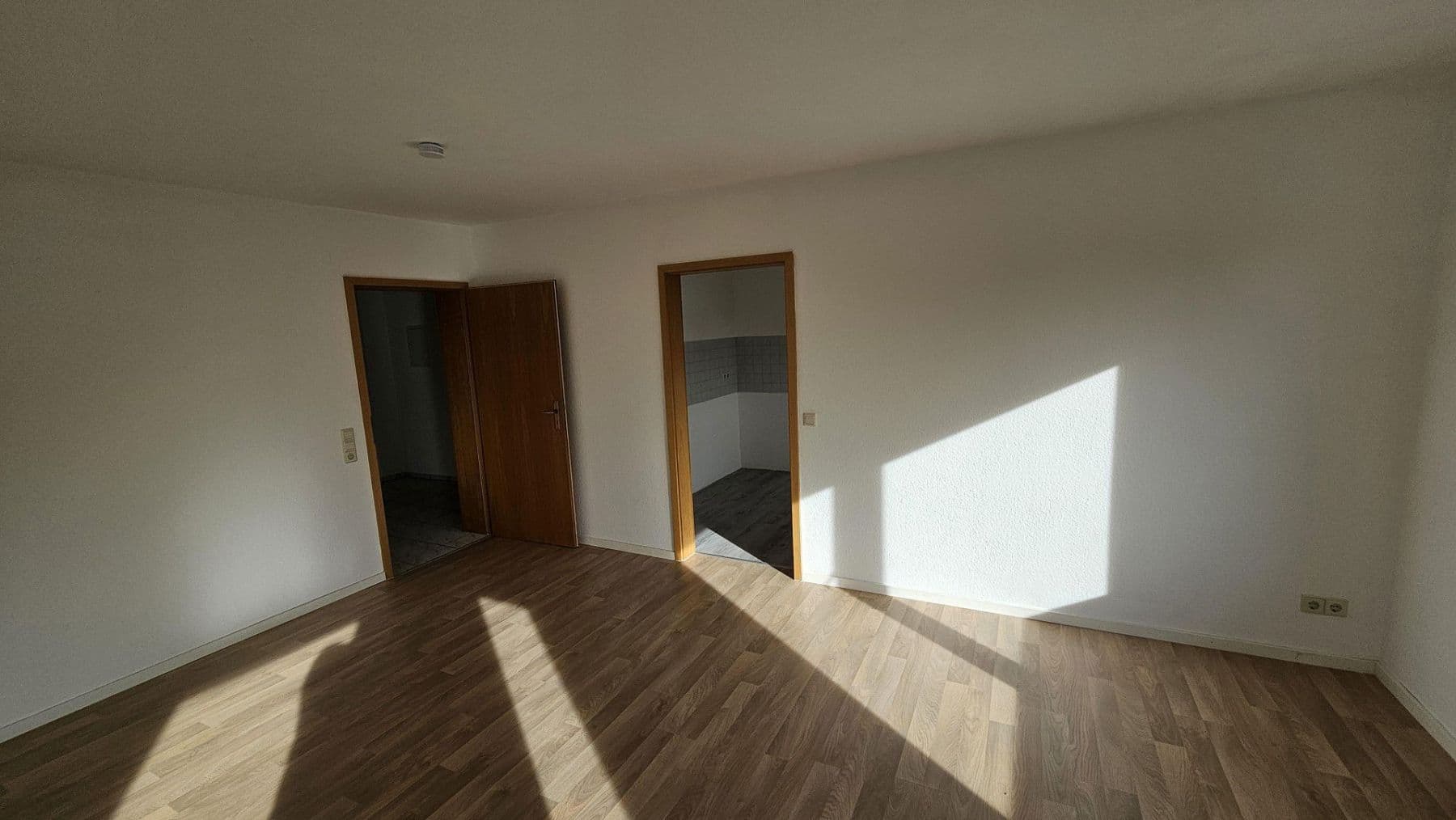 Pronájem bytu 3+1 76 m², Stauffenbergring 28, Ellwangen (Jagst), Bádensko-Württembersko Pronájem bytu 3+1 76 m², Stauffenbergring 28, Ellwangen (Jagst), Bádensko-Württembersko