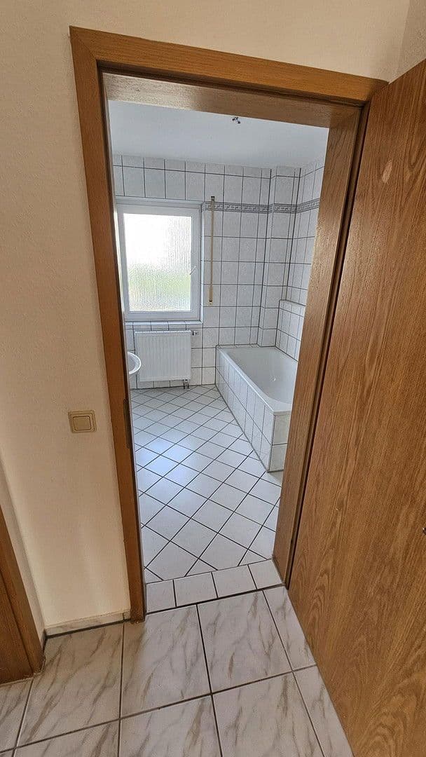 Pronájem bytu 3+1 76 m², Stauffenbergring 28, Ellwangen (Jagst), Bádensko-Württembersko Pronájem bytu 3+1 76 m², Stauffenbergring 28, Ellwangen (Jagst), Bádensko-Württembersko