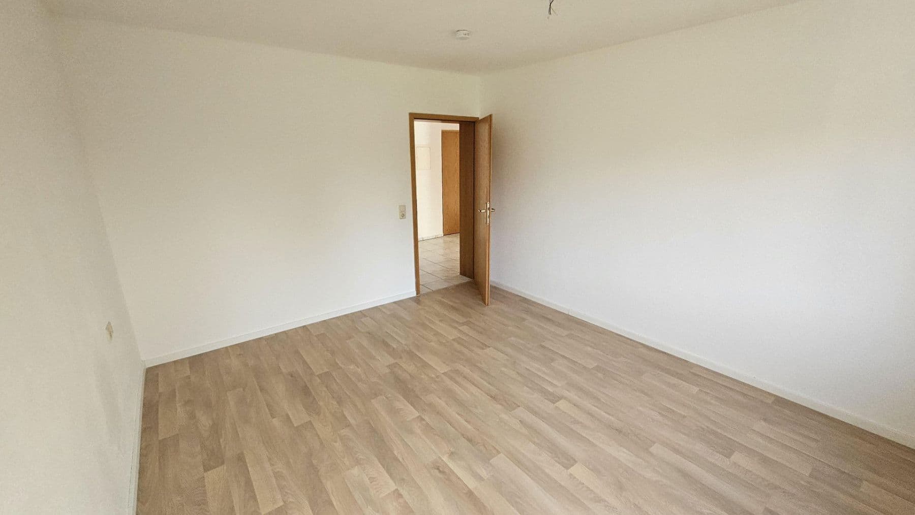 Pronájem bytu 3+1 76 m², Stauffenbergring 28, Ellwangen (Jagst), Bádensko-Württembersko Pronájem bytu 3+1 76 m², Stauffenbergring 28, Ellwangen (Jagst), Bádensko-Württembersko