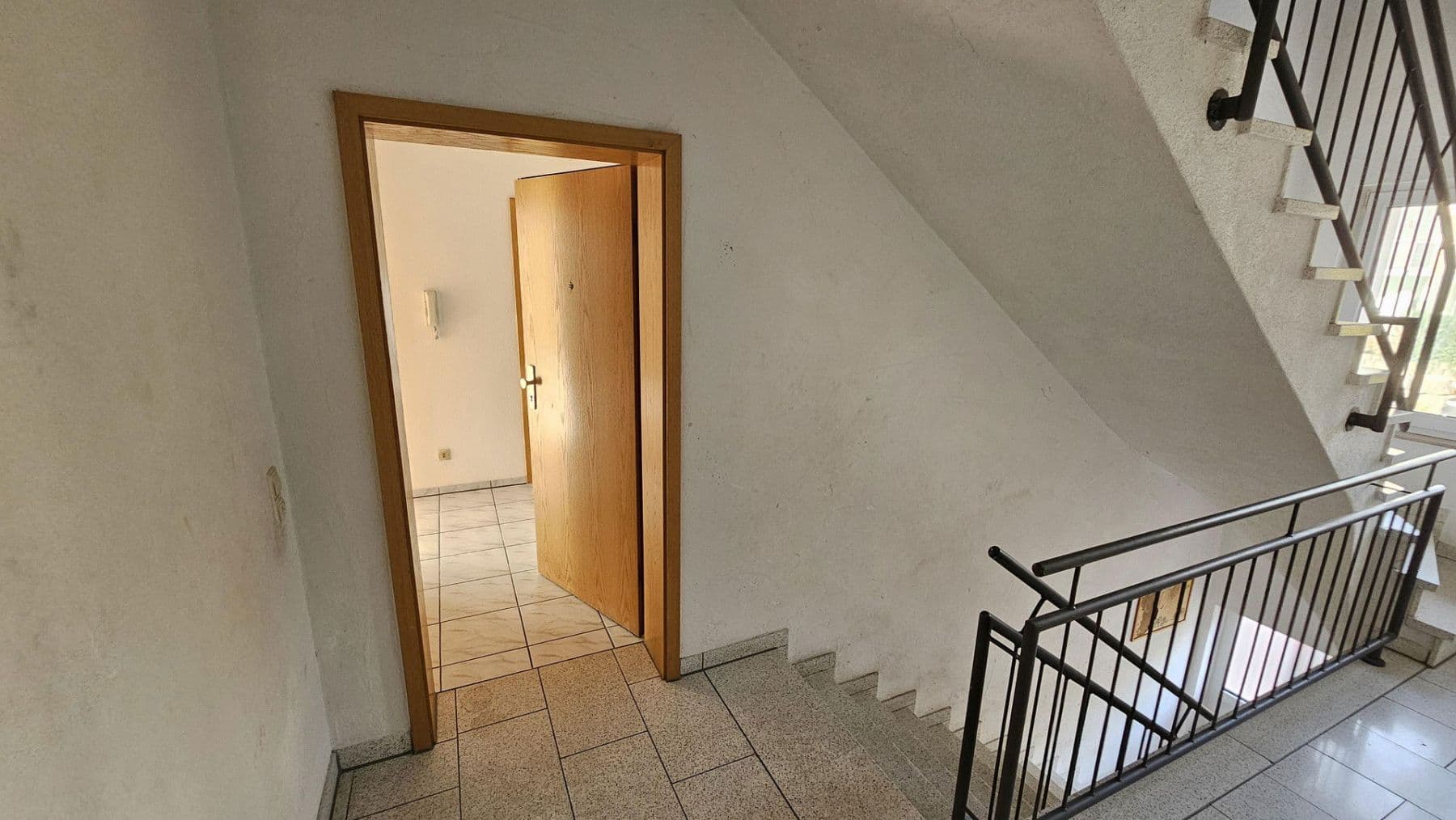 Pronájem bytu 3+1 76 m², Stauffenbergring 28, Ellwangen (Jagst), Bádensko-Württembersko Pronájem bytu 3+1 76 m², Stauffenbergring 28, Ellwangen (Jagst), Bádensko-Württembersko