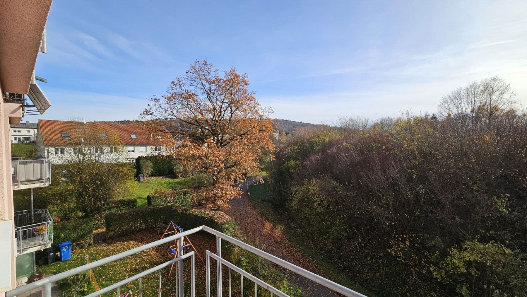 Pronájem bytu 3+1 76 m², Stauffenbergring 28, Ellwangen (Jagst), Bádensko-Württembersko Pronájem bytu 3+1 76 m², Stauffenbergring 28, Ellwangen (Jagst), Bádensko-Württembersko