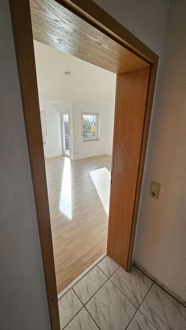 Pronájem bytu 3+1 76 m², Stauffenbergring 28, Ellwangen (Jagst), Bádensko-Württembersko Pronájem bytu 3+1 76 m², Stauffenbergring 28, Ellwangen (Jagst), Bádensko-Württembersko