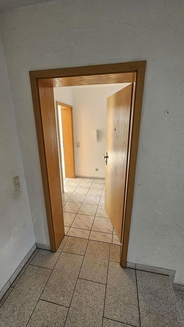 Pronájem bytu 3+1 76 m², Stauffenbergring 28, Ellwangen (Jagst), Bádensko-Württembersko Pronájem bytu 3+1 76 m², Stauffenbergring 28, Ellwangen (Jagst), Bádensko-Württembersko