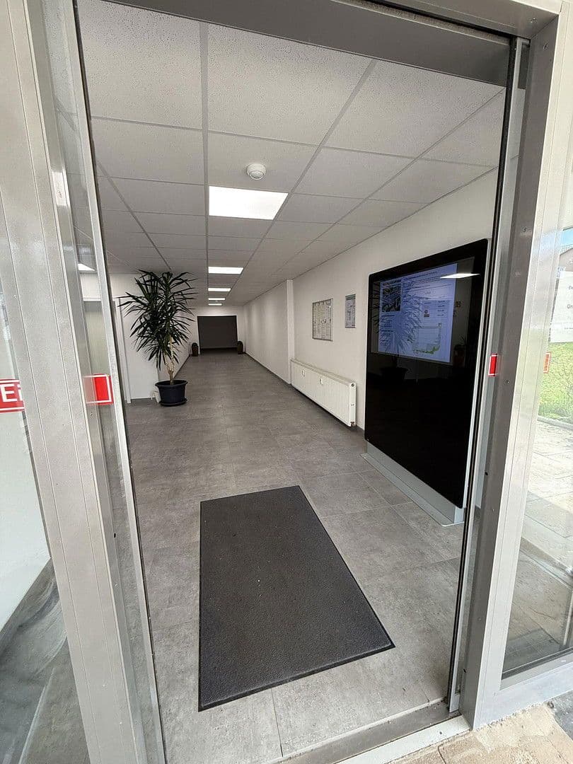 Pronájem kanceláře 800 m², Dieselstrasse 1, Rottenburg a. d. Laaber, Bavorsko Pronájem kanceláře 800 m², Dieselstrasse 1, Rottenburg a. d. Laaber, Bavorsko