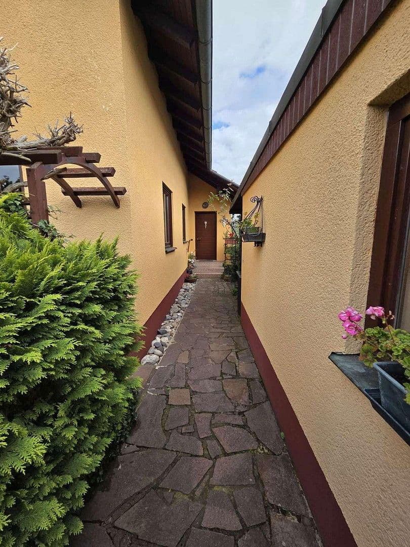 Prodej domu 128 m², pozemek 585 m², Fasanenweg 7, Pyrbaum, Bavorsko Prodej domu 128 m², pozemek 585 m², Fasanenweg 7, Pyrbaum, Bavorsko