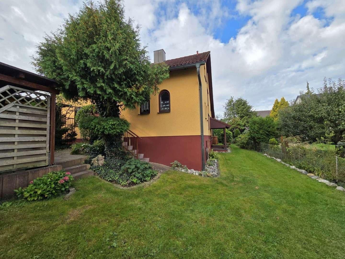 Prodej domu 128 m², pozemek 585 m², Fasanenweg 7, Pyrbaum, Bavorsko Prodej domu 128 m², pozemek 585 m², Fasanenweg 7, Pyrbaum, Bavorsko