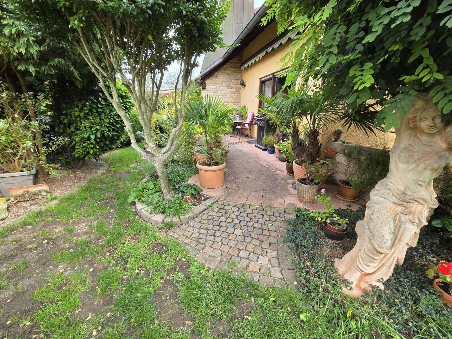 Prodej domu 128 m², pozemek 585 m², Fasanenweg 7, Pyrbaum, Bavorsko Prodej domu 128 m², pozemek 585 m², Fasanenweg 7, Pyrbaum, Bavorsko