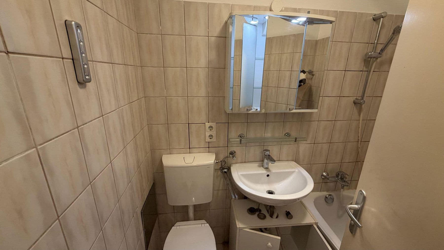 Pronájem bytu 1+1 30 m², Lohbachufer 5, Innsbruck, Tyrolsko Pronájem bytu 1+1 30 m², Lohbachufer 5, Innsbruck, Tyrolsko