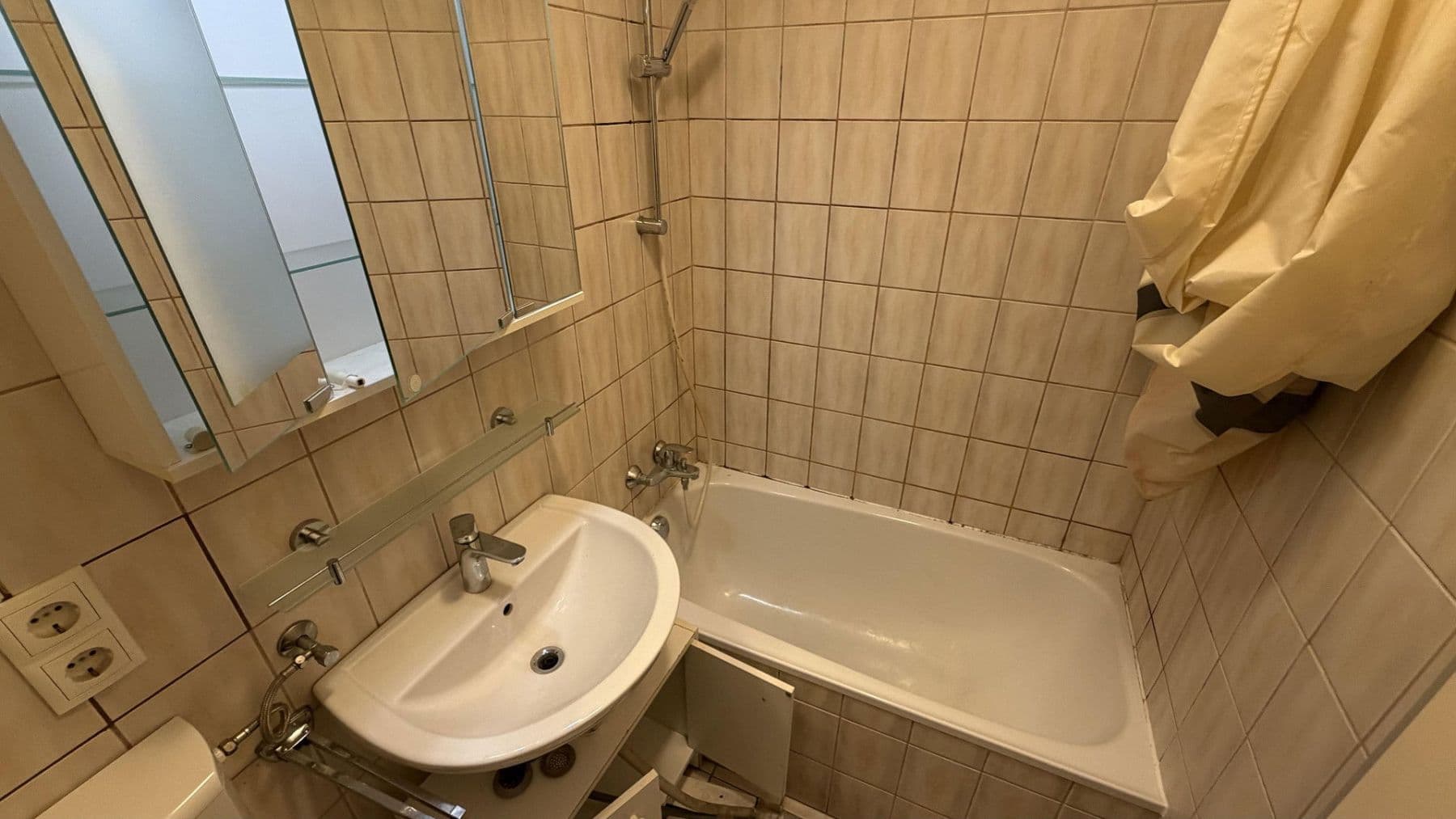 Pronájem bytu 1+1 30 m², Lohbachufer 5, Innsbruck, Tyrolsko Pronájem bytu 1+1 30 m², Lohbachufer 5, Innsbruck, Tyrolsko