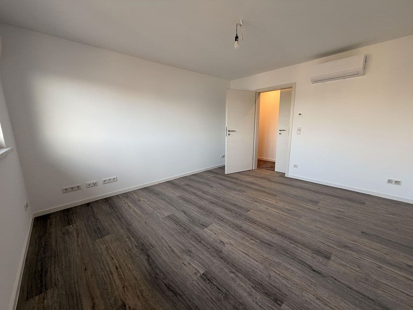 Pronájem bytu 3+kk 80 m², Römerberg, Porýní-Falc Pronájem bytu 3+kk 80 m², Römerberg, Porýní-Falc