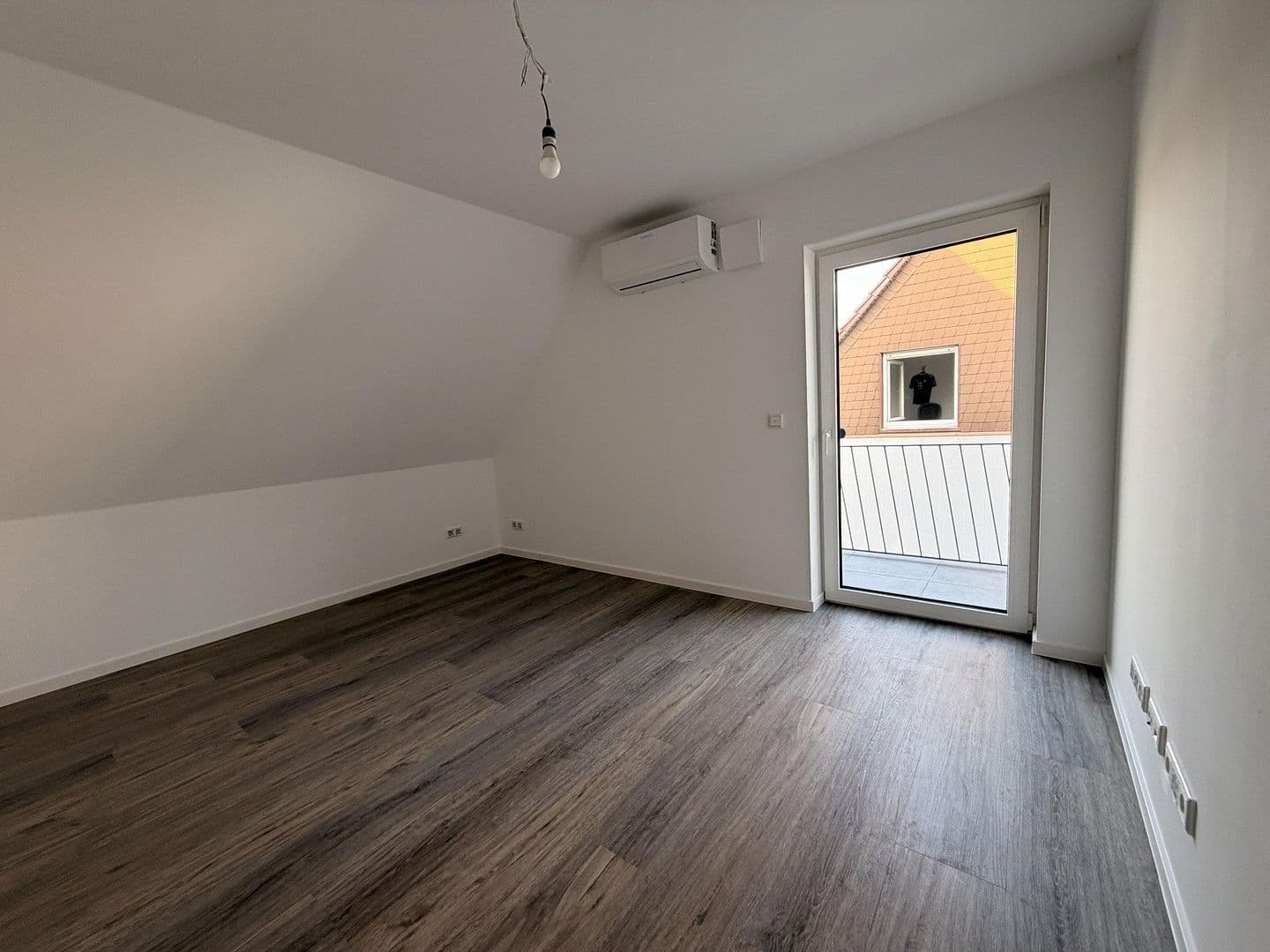 Pronájem bytu 3+kk 80 m², Römerberg, Porýní-Falc Pronájem bytu 3+kk 80 m², Römerberg, Porýní-Falc