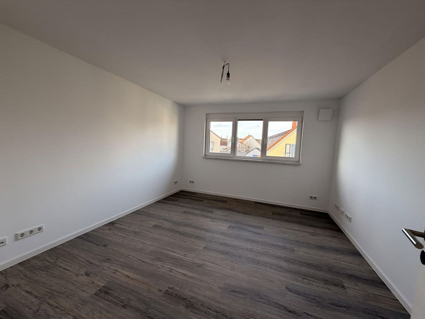 Pronájem bytu 3+kk 80 m², Römerberg, Porýní-Falc Pronájem bytu 3+kk 80 m², Römerberg, Porýní-Falc
