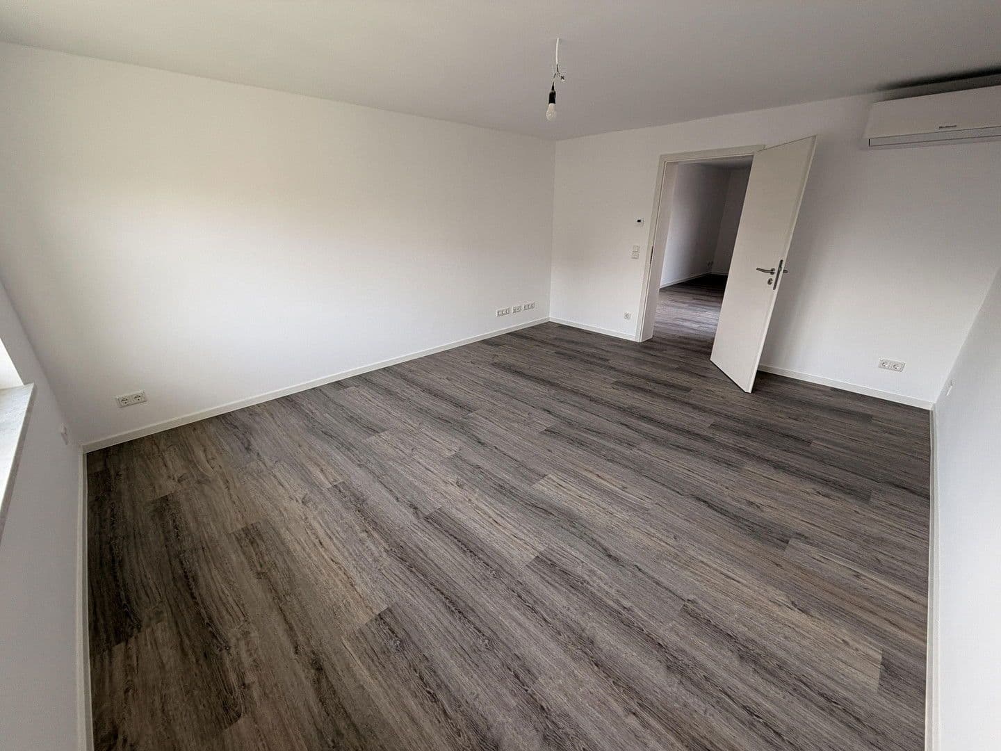 Pronájem bytu 3+kk 80 m², Römerberg, Porýní-Falc Pronájem bytu 3+kk 80 m², Römerberg, Porýní-Falc