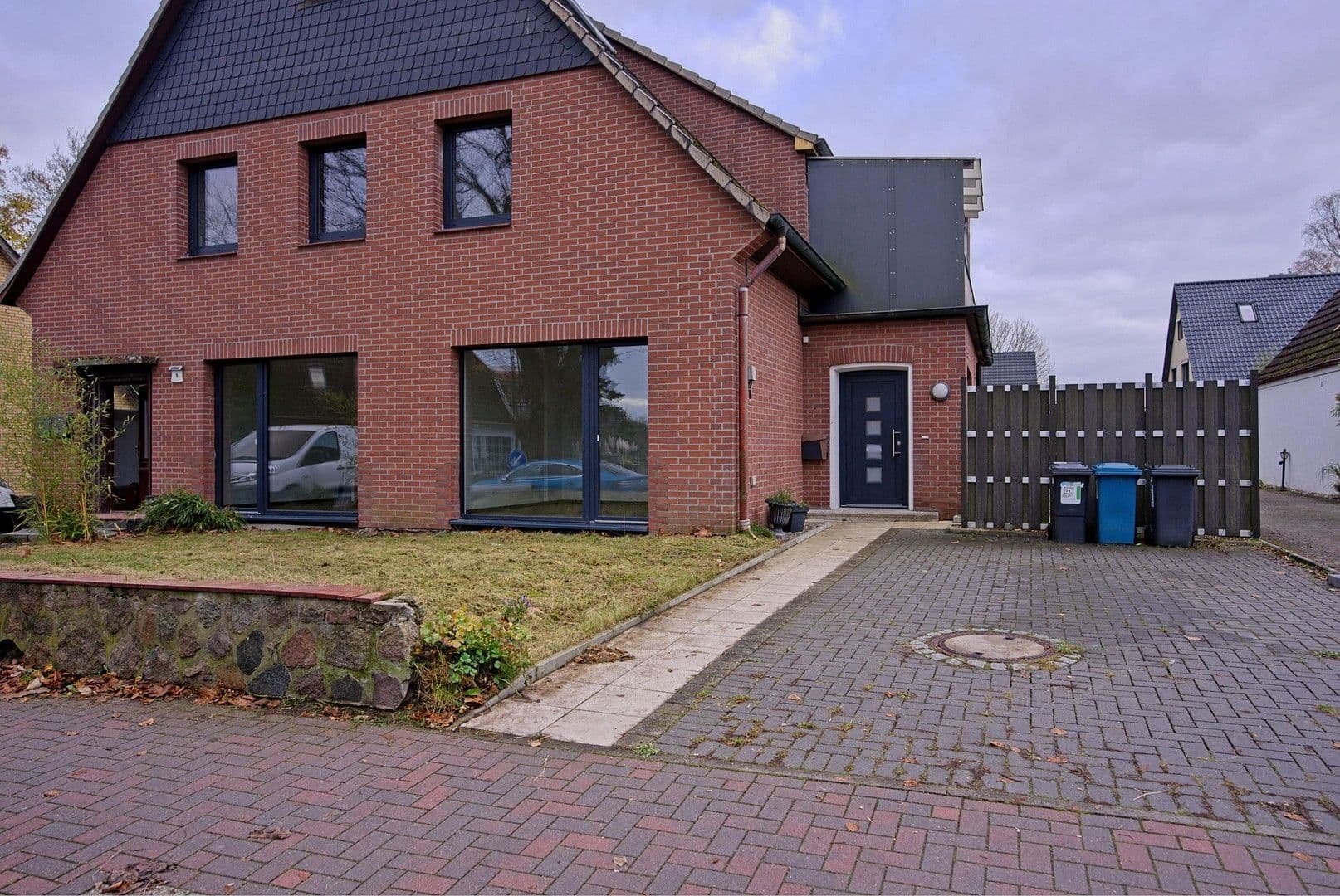 Pronájem bytu 4+1 118 m², Herrenruhmweg 9, Trittau, Šlesvicko-Holštýnsko Pronájem bytu 4+1 118 m², Herrenruhmweg 9, Trittau, Šlesvicko-Holštýnsko