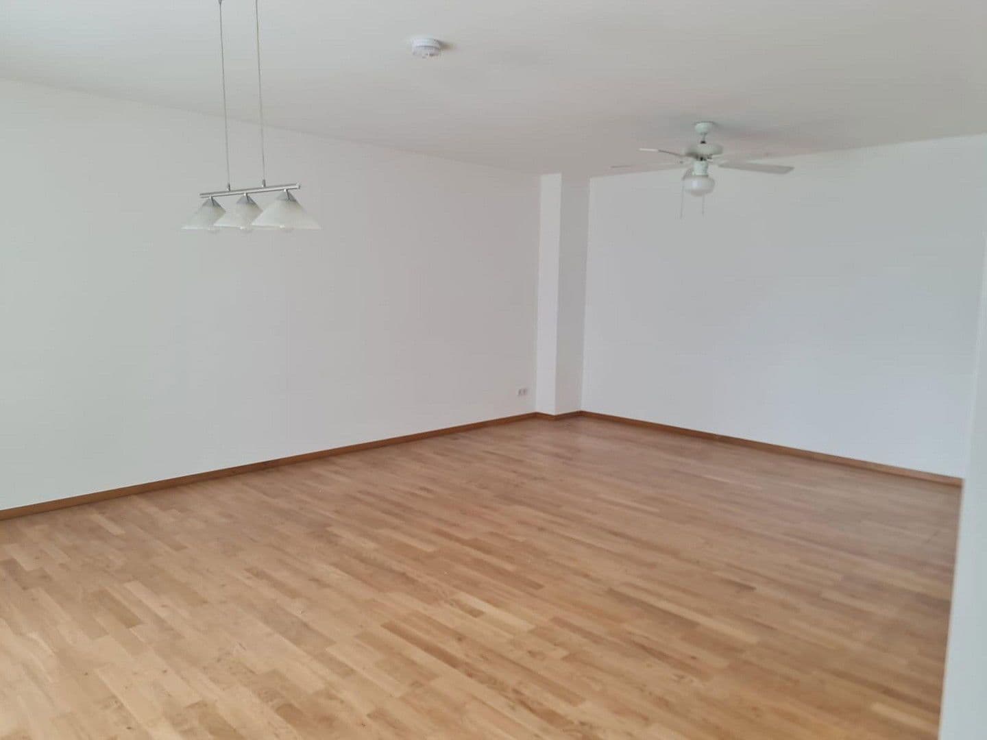 Prodej bytu 5+1 145 m², Europa-Allee 159, Frankfurt am Main, Hessen Prodej bytu 5+1 145 m², Europa-Allee 159, Frankfurt am Main, Hessen