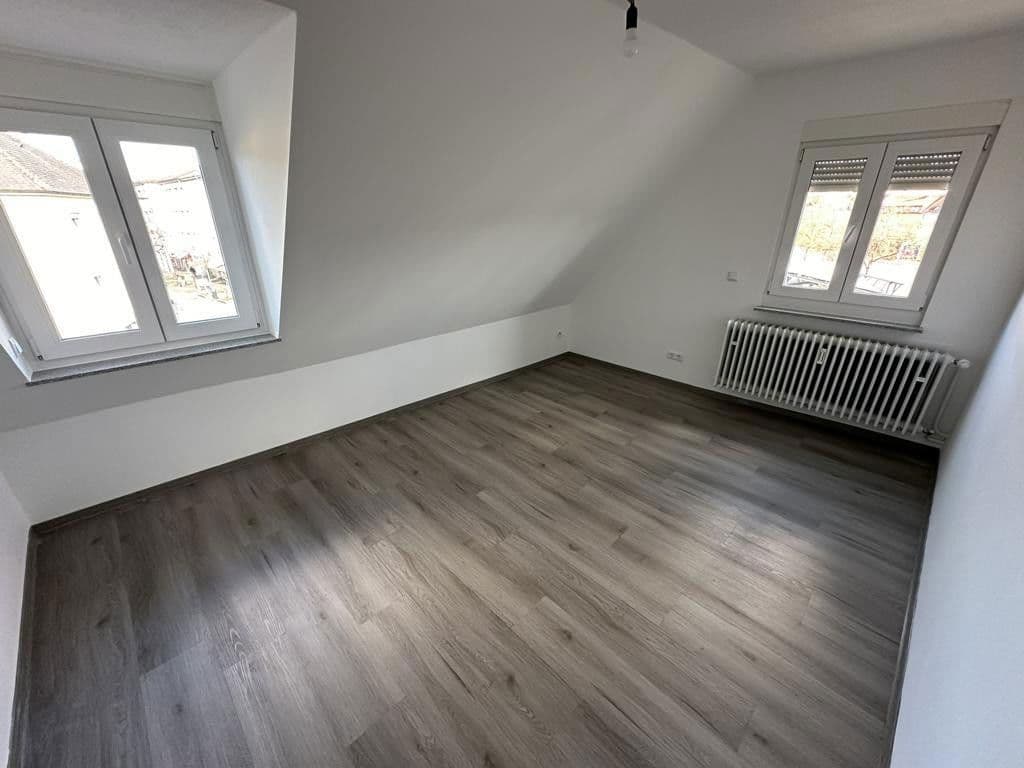 Pronájem bytu 3+1 55 m², Kübelmarkt 30, Bruchsal, Bádensko-Württembersko Pronájem bytu 3+1 55 m², Kübelmarkt 30, Bruchsal, Bádensko-Württembersko