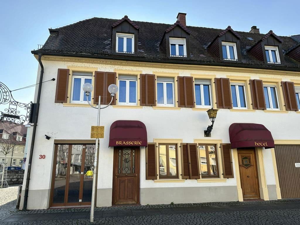 Pronájem bytu 3+1 55 m², Kübelmarkt 30, Bruchsal, Bádensko-Württembersko Pronájem bytu 3+1 55 m², Kübelmarkt 30, Bruchsal, Bádensko-Württembersko