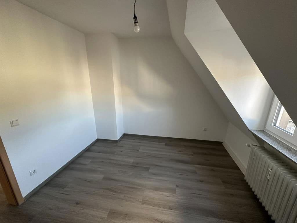 Pronájem bytu 3+1 55 m², Kübelmarkt 30, Bruchsal, Bádensko-Württembersko Pronájem bytu 3+1 55 m², Kübelmarkt 30, Bruchsal, Bádensko-Württembersko