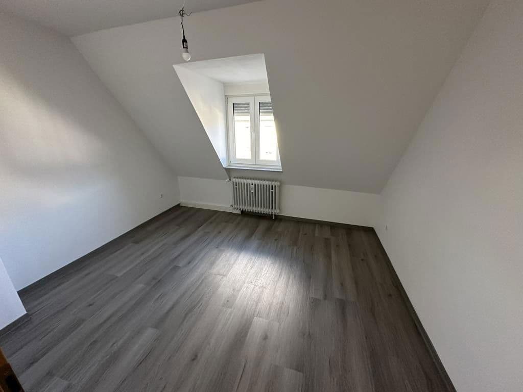 Pronájem bytu 3+1 55 m², Kübelmarkt 30, Bruchsal, Bádensko-Württembersko Pronájem bytu 3+1 55 m², Kübelmarkt 30, Bruchsal, Bádensko-Württembersko