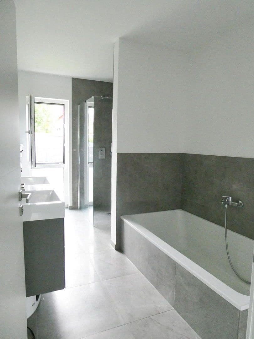 Pronájem domu 167 m², pozemek 1.730 m², Waldkappel, Hessen Pronájem domu 167 m², pozemek 1.730 m², Waldkappel, Hessen