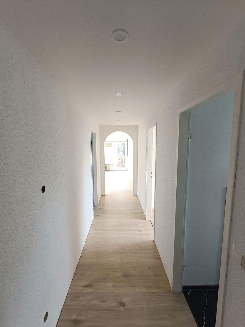 Pronájem bytu 3+1 63 m², Kirchstr. 12, Deizisau, Bádensko-Württembersko Pronájem bytu 3+1 63 m², Kirchstr. 12, Deizisau, Bádensko-Württembersko