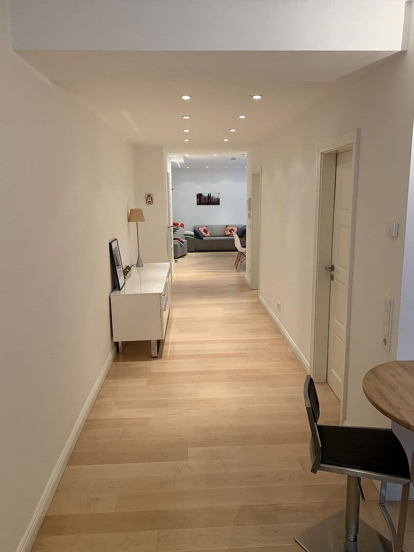 Pronájem bytu 1+kk 65 m², Köln, Severní Porýní-Vestfálsko Pronájem bytu 1+kk 65 m², Köln, Severní Porýní-Vestfálsko