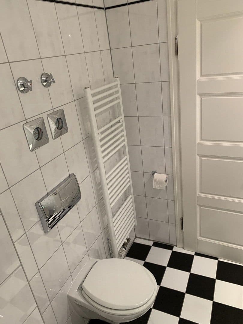 Pronájem bytu 1+kk 65 m², Köln, Severní Porýní-Vestfálsko Pronájem bytu 1+kk 65 m², Köln, Severní Porýní-Vestfálsko