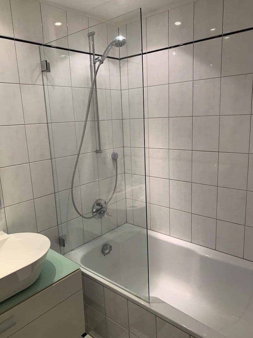 Pronájem bytu 1+kk 65 m², Köln, Severní Porýní-Vestfálsko Pronájem bytu 1+kk 65 m², Köln, Severní Porýní-Vestfálsko