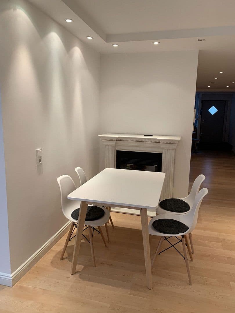 Pronájem bytu 1+kk 65 m², Köln, Severní Porýní-Vestfálsko Pronájem bytu 1+kk 65 m², Köln, Severní Porýní-Vestfálsko