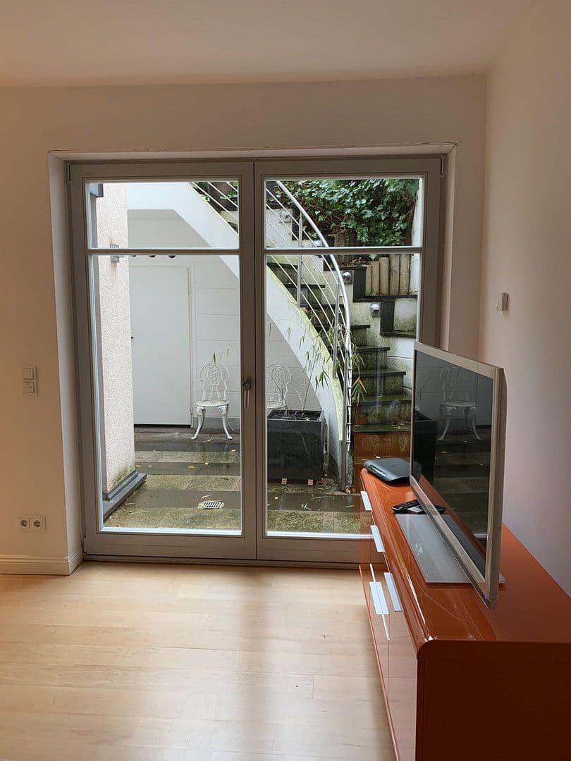 Pronájem bytu 1+kk 65 m², Köln, Severní Porýní-Vestfálsko Pronájem bytu 1+kk 65 m², Köln, Severní Porýní-Vestfálsko