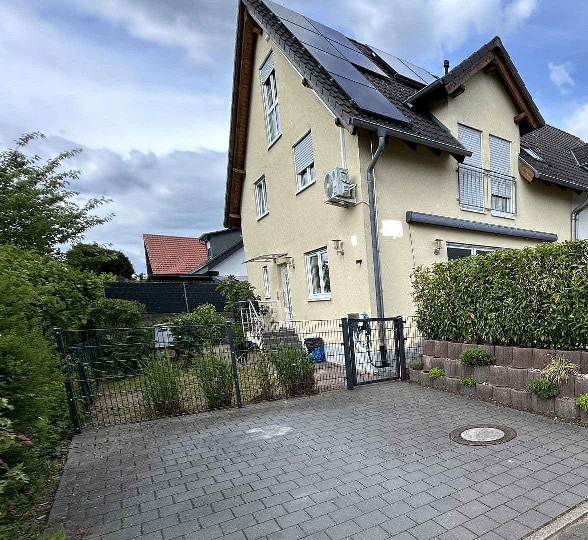 Prodej domu 142 m², pozemek 230 m², Stutensee, Bádensko-Württembersko Prodej domu 142 m², pozemek 230 m², Stutensee, Bádensko-Württembersko