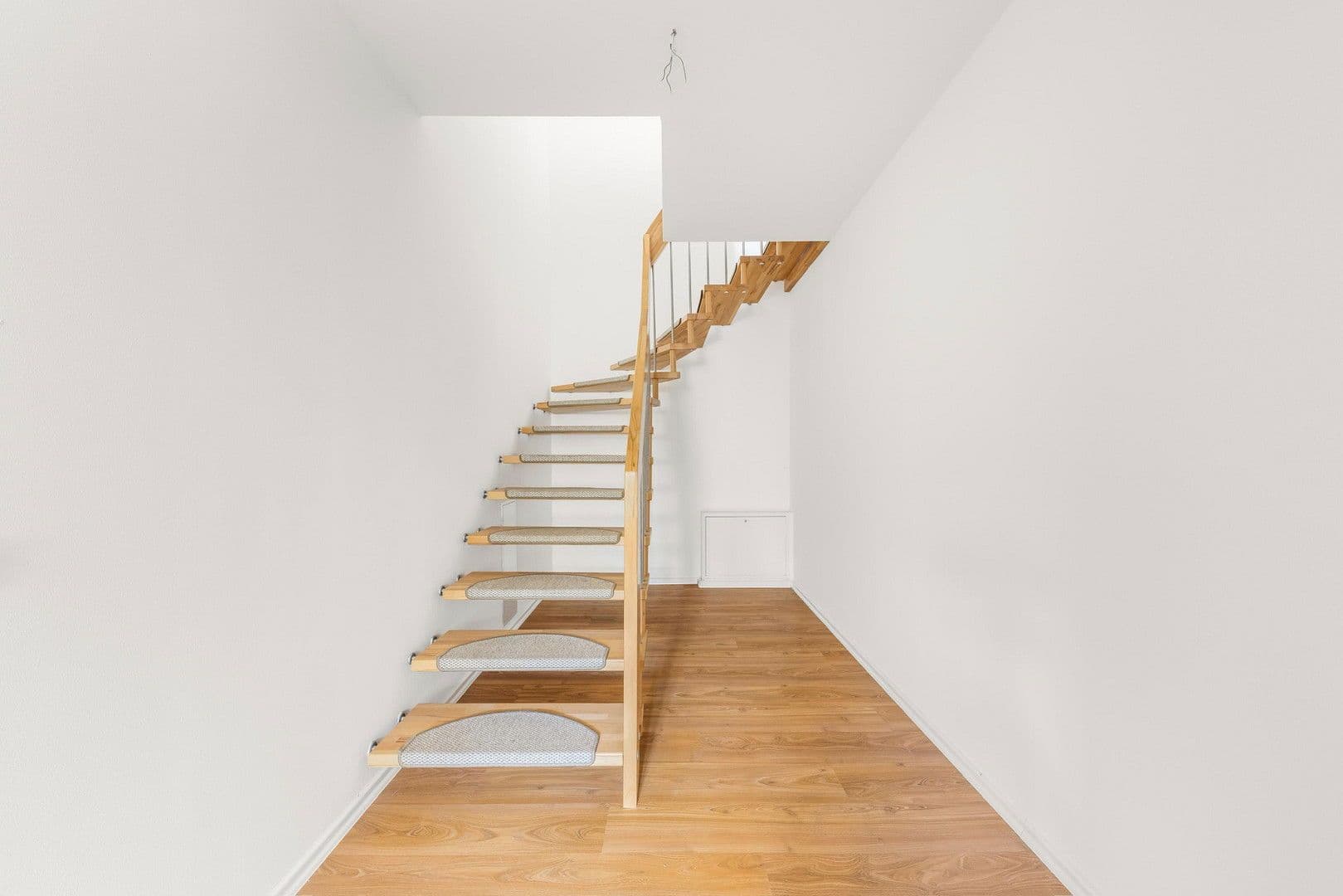 Pronájem bytu 3+1 112 m², Verdistr. 64, Berlin, Berlín Pronájem bytu 3+1 112 m², Verdistr. 64, Berlin, Berlín