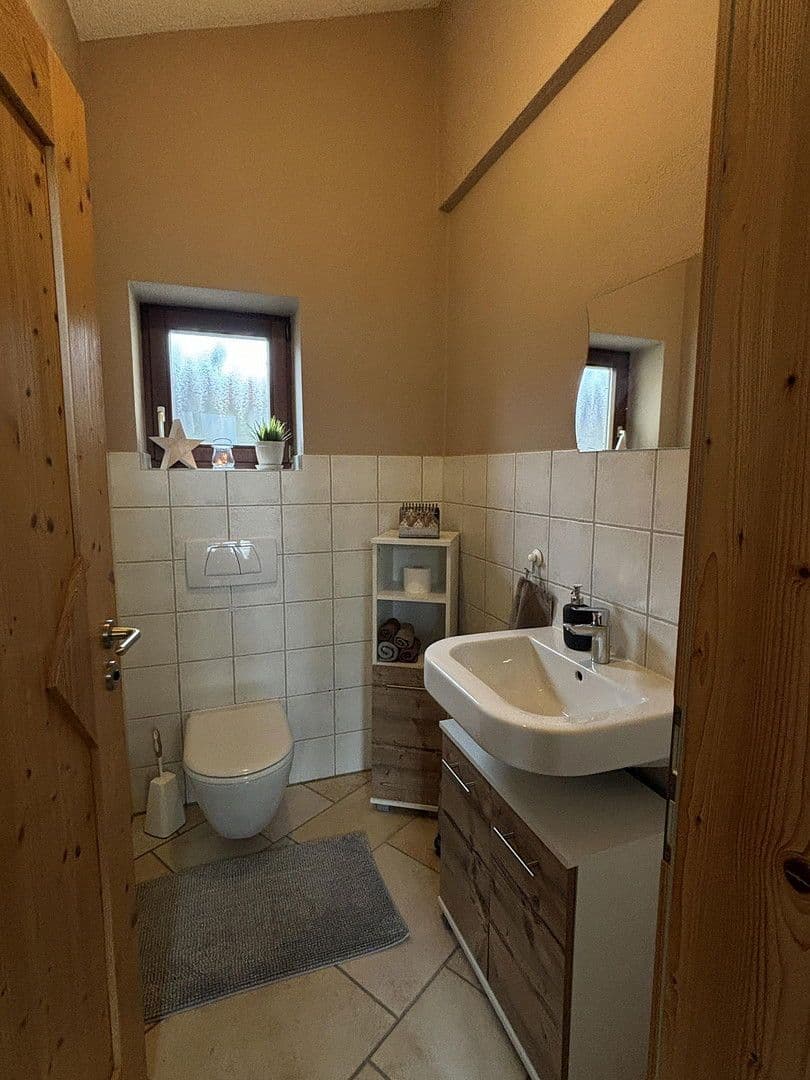 Prodej domu 232 m², pozemek 1.286 m², Tittmoning, Bavorsko Prodej domu 232 m², pozemek 1.286 m², Tittmoning, Bavorsko