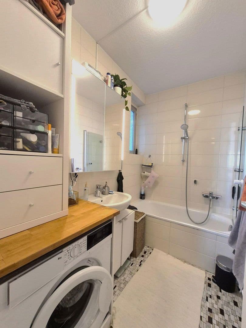 Pronájem bytu 3+1 89 m², Frankfurt, Hessen Pronájem bytu 3+1 89 m², Frankfurt, Hessen