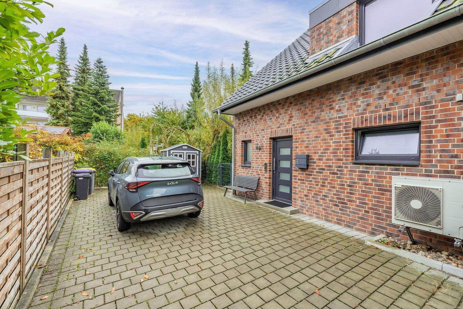 Prodej domu 117 m², pozemek 264 m², Kolberger Str., Stade, Dolní Sasko Prodej domu 117 m², pozemek 264 m², Kolberger Str., Stade, Dolní Sasko