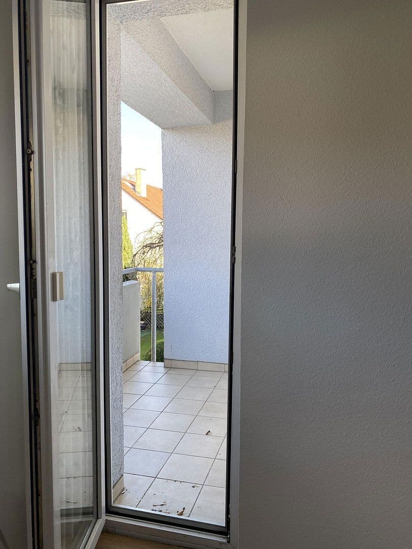 Pronájem bytu 3+1 80 m², Neuhausen auf den Fildern, Bádensko-Württembersko Pronájem bytu 3+1 80 m², Neuhausen auf den Fildern, Bádensko-Württembersko